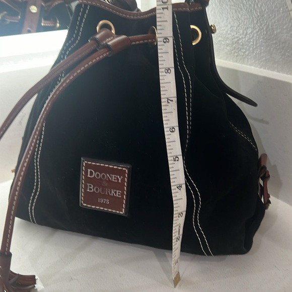 Dooney & Bourke EUC Suede bucket bag Black with dust bag - Picture 15 of 16